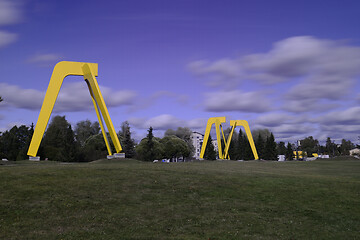 Image showing Kolmisointu by sculptor Rolf Westerfall in the park of Järvenp