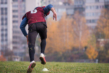 Image showing american football player in action