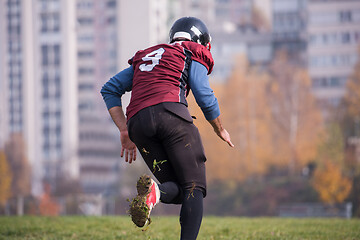 Image showing american football player in action