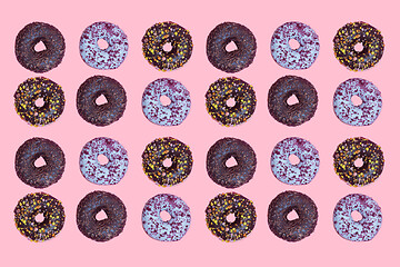 Image showing Top view to the donuts