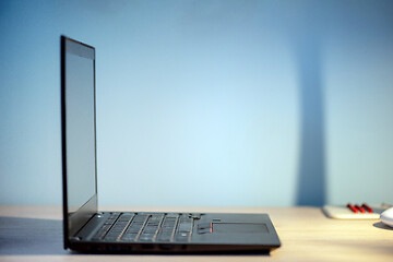 Image showing Side view to the slim laptop