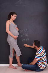 Image showing pregnant couple accounts week of pregnancy