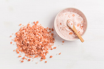 Image showing Organic Himalayan salt in bowl