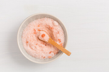 Image showing Organic Himalayan salt in bowl