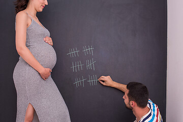 Image showing pregnant couple accounts week of pregnancy