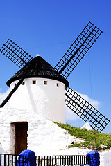 Image showing Windmill Cueva Silo in Campo de Criptana