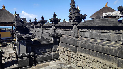 Image showing Tanah Lot Temple in the ocean in Bali