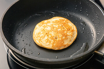 Image showing freshly baked pancake