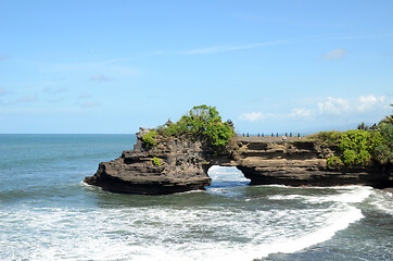 Image showing Pura Batu Bolong in the rock in Bali, Indonesia