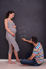 Image showing pregnant couple accounts week of pregnancy