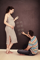 Image showing pregnant couple accounts week of pregnancy