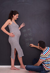 Image showing pregnant couple accounts week of pregnancy