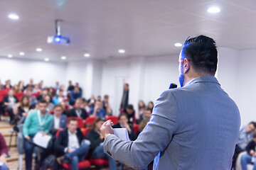 Image showing businessman giving presentations at conference room