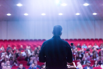 Image showing businessman giving presentations at conference room