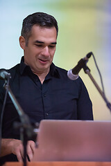 Image showing businessman giving presentations at conference room