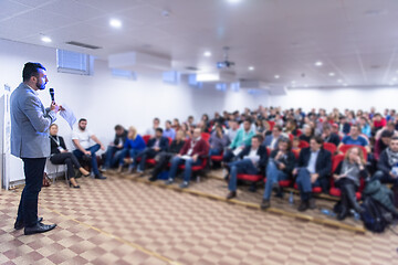 Image showing businessman giving presentations at conference room