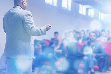 Image showing businessman giving presentations at conference room