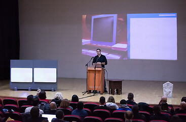 Image showing businessman giving presentations at conference room