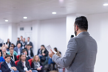 Image showing businessman giving presentations at conference room