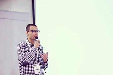 Image showing businessman giving presentations at conference room