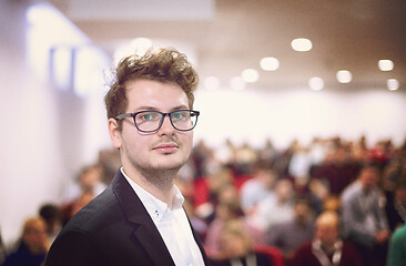 Image showing businessman giving presentations at conference room