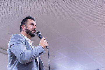 Image showing businessman giving presentations at conference room