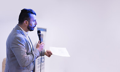 Image showing businessman giving presentations at conference room