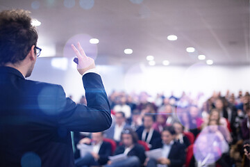 Image showing businessman giving presentations at conference room