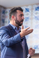 Image showing businessman giving presentations at conference room