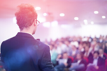 Image showing businessman giving presentations at conference room