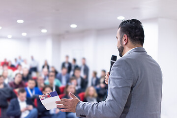 Image showing businessman giving presentations at conference room