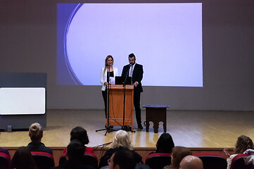 Image showing businesspeople giving a presentation