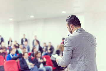 Image showing businessman giving presentations at conference room