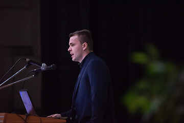 Image showing businessman giving presentations at conference room