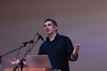 Image showing businessman giving presentations at conference room