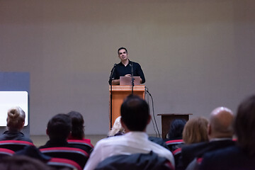 Image showing businessman giving presentations at conference room