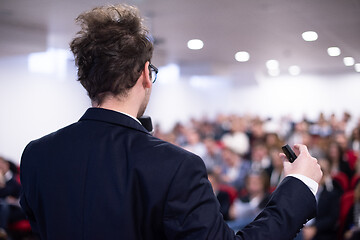 Image showing businessman giving presentations at conference room