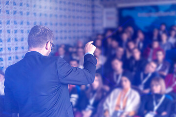 Image showing businessman giving presentations at conference room