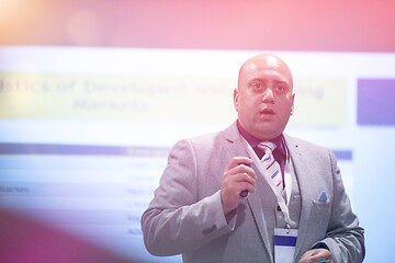 Image showing businessman giving presentations at conference room