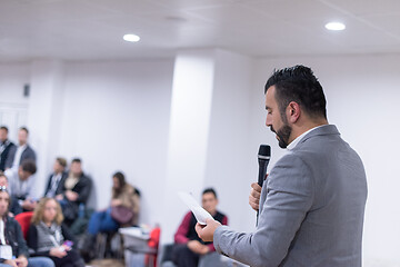 Image showing businessman giving presentations at conference room