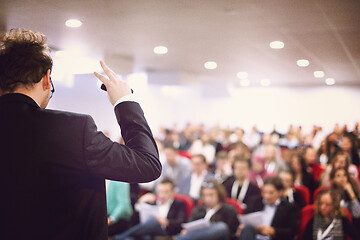 Image showing businessman giving presentations at conference room