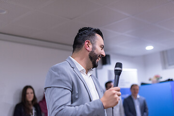 Image showing businessman giving presentations at conference room