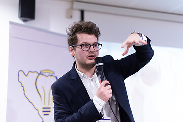 Image showing businessman giving presentations at conference room