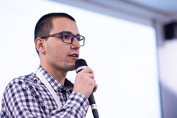 Image showing businessman giving presentations at conference room