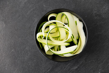 Image showing peeled or sliced zucchini in ceramic bowl