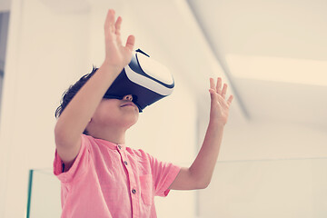 Image showing kid at home wearing vr glasses