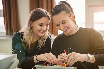 Image showing students doing practice in the electronic classroom