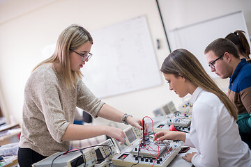 Image showing students doing practice in the electronic classroom