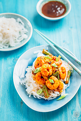 Image showing Shirataki (konjak) noodle with shrimps and curry  sauce and vegetables