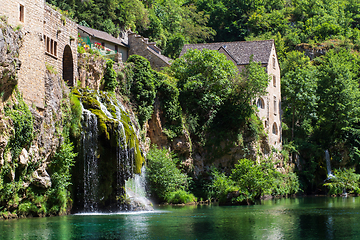 Image showing Saint-Chély-du-Tarn village and cascade